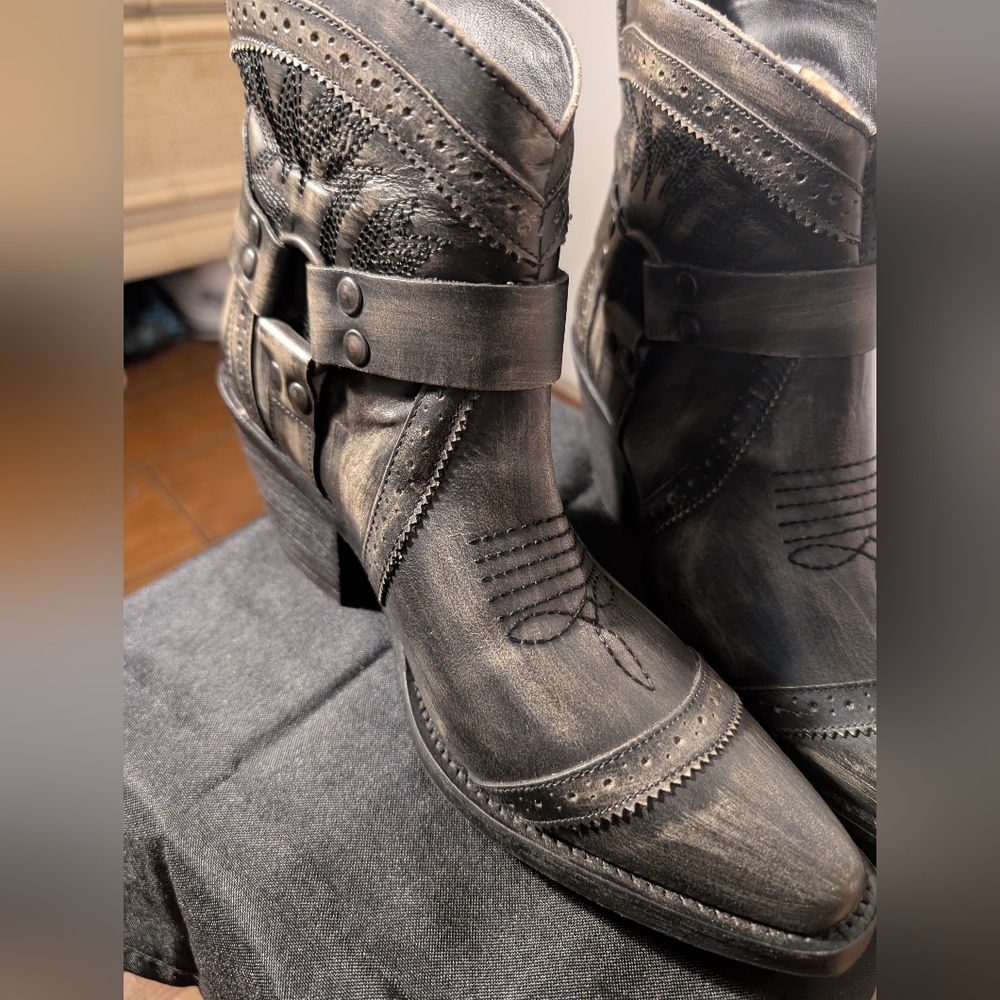 Dingo Distressed Black Western Boots Size 7 - Picture 8 of 8